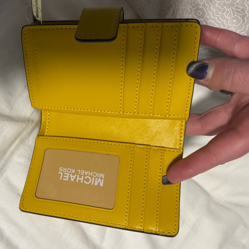 Michael by Michael Kors NWT Bifold Zip Coin wallet Stunning Yellow canvas! - Picture 9 of 10